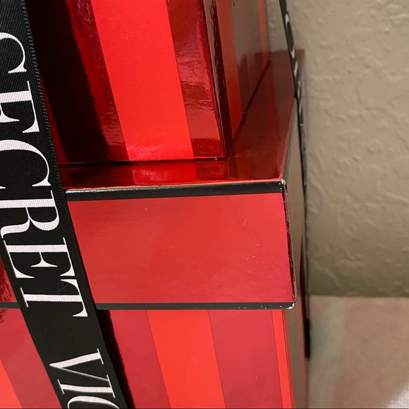 VS Collectible Display Present Boxes Store Prop - Picture 8 of 13